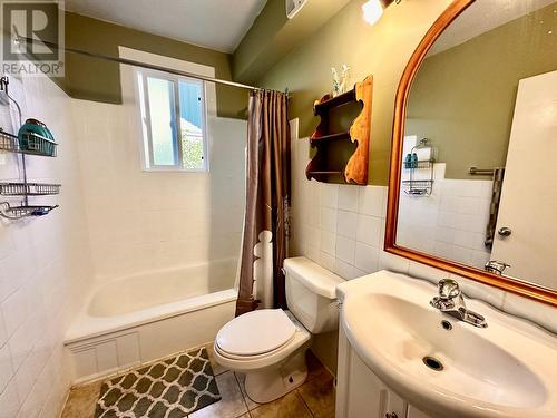 556 Harper Street, Prince George, BC - Indoor Photo Showing Bathroom