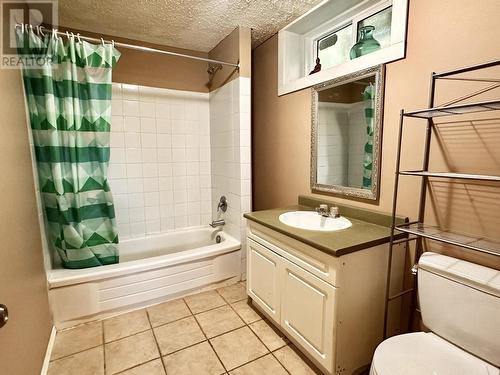 556 Harper Street, Prince George, BC - Indoor Photo Showing Bathroom