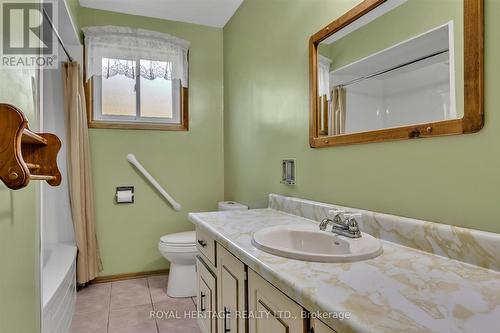 48 Northlin Park Road, Kawartha Lakes (Lindsay), ON - Indoor Photo Showing Bathroom