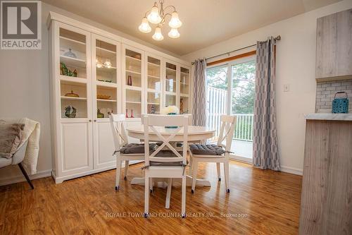 30 - 115 Mary Street W, Kawartha Lakes (Lindsay), ON - Indoor Photo Showing Dining Room