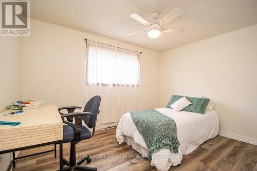 30 - 115 Mary Street W, Kawartha Lakes (Lindsay), ON - Indoor Photo Showing Bedroom