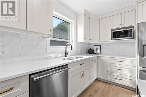 1132 Osler Street, Saskatoon, SK - Indoor Photo Showing Kitchen With Stainless Steel Kitchen With Double Sink