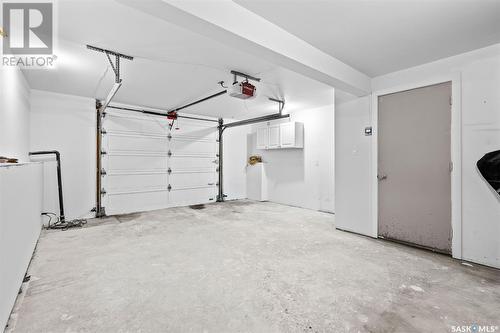 1132 Osler Street, Saskatoon, SK - Indoor Photo Showing Garage