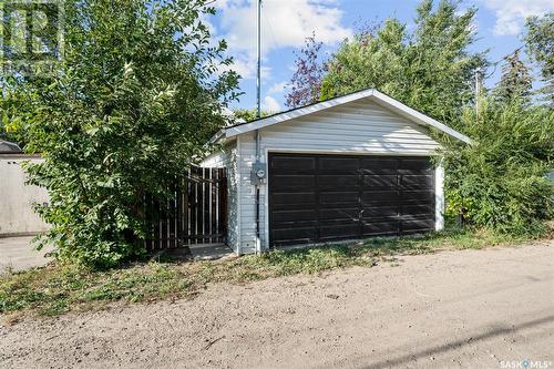 1132 Osler Street, Saskatoon, SK - Outdoor