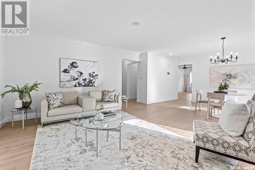 1132 Osler Street, Saskatoon, SK - Indoor Photo Showing Living Room