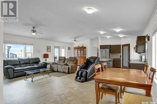 143 Marine Drive, Island View, SK - Indoor Photo Showing Living Room