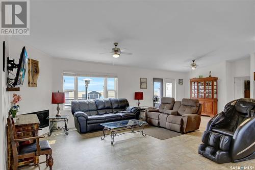 143 Marine Drive, Island View, SK - Indoor Photo Showing Living Room