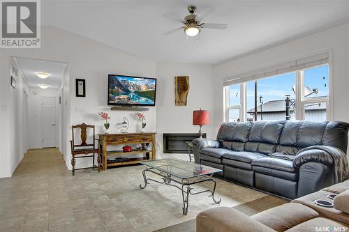 143 Marine Drive, Island View, SK - Indoor Photo Showing Living Room