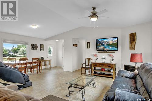 143 Marine Drive, Island View, SK - Indoor Photo Showing Living Room