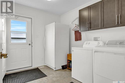 143 Marine Drive, Island View, SK - Indoor Photo Showing Laundry Room