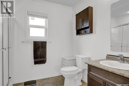 143 Marine Drive, Island View, SK - Indoor Photo Showing Bathroom