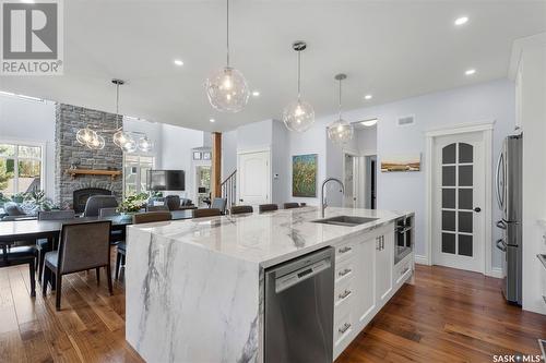 1027 15Th Street E, Saskatoon, SK - Indoor Photo Showing Kitchen With Upgraded Kitchen