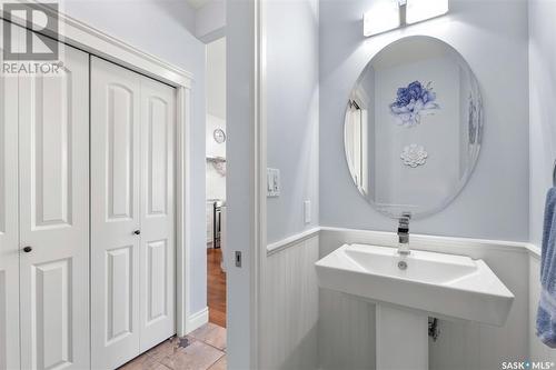 1027 15Th Street E, Saskatoon, SK - Indoor Photo Showing Bathroom