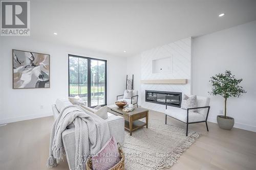 769 Gatestone Road, London, ON - Indoor Photo Showing Living Room With Fireplace