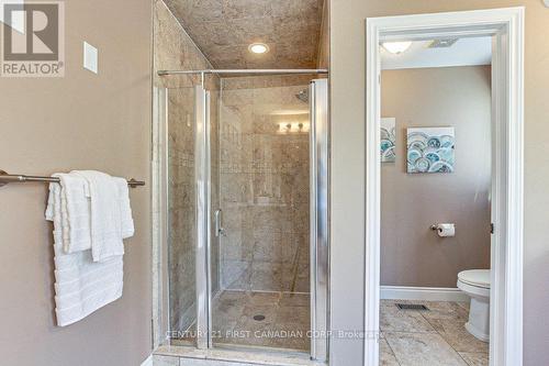 1056 Loft Court, London, ON - Indoor Photo Showing Bathroom