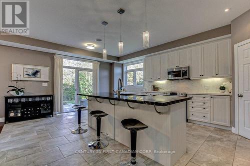 1056 Loft Court, London, ON - Indoor Photo Showing Kitchen With Upgraded Kitchen