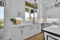 KITCHEN - 