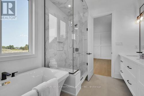 WALKIN SHOWER - 868 Eagletrace Drive, London, ON - Indoor Photo Showing Bathroom