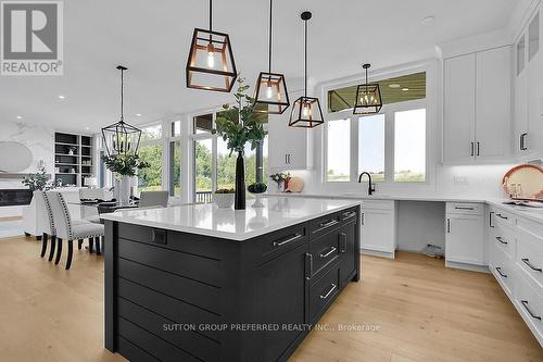 KITCHEN ISLAND - 868 Eagletrace Drive, London, ON - Indoor Photo Showing Kitchen With Upgraded Kitchen