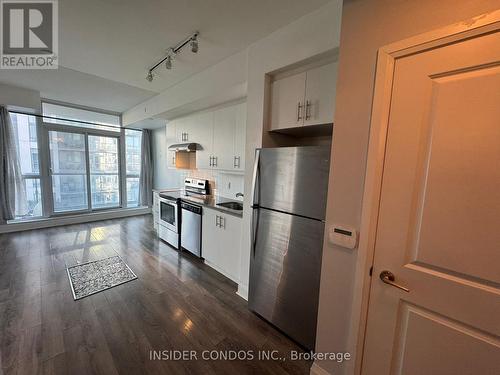 610 - 17 Zorra Street, Toronto, ON - Indoor Photo Showing Kitchen