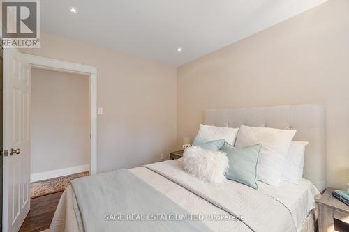 71 Bellefair Avenue, Toronto (The Beaches), ON - Indoor Photo Showing Bedroom