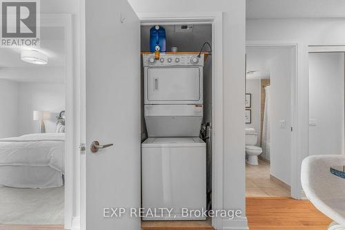 638 - 35 Viking Lane, Toronto, ON - Indoor Photo Showing Laundry Room