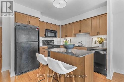 638 - 35 Viking Lane, Toronto, ON - Indoor Photo Showing Kitchen