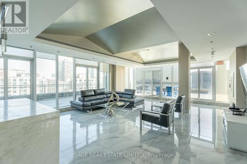 203 - 2119 Lake Shore Boulevard W, Toronto, ON - Indoor