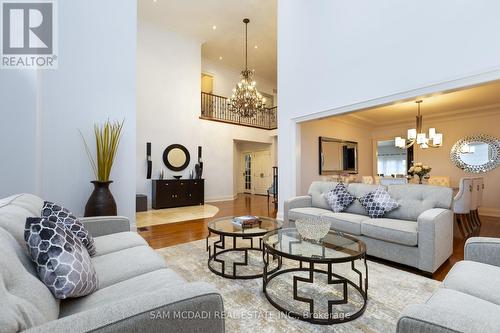 461 Lynd Avenue, Mississauga (Mineola), ON - Indoor Photo Showing Living Room