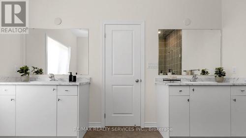 36 Sapwood Crescent, Brampton (Snelgrove), ON - Indoor Photo Showing Bathroom