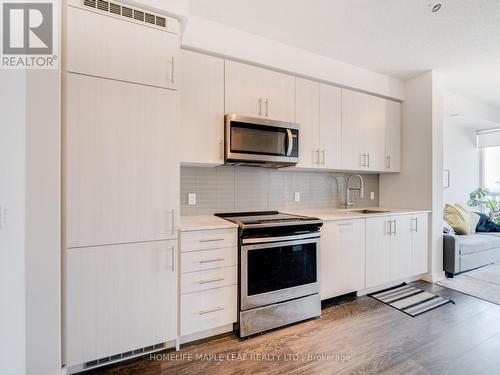 1803 - 4085 Parkside Village Drive N, Mississauga, ON - Indoor Photo Showing Kitchen