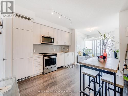 1803 - 4085 Parkside Village Drive, Mississauga, ON - Indoor Photo Showing Kitchen