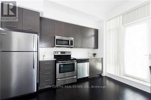 2001 - 365 Prince Of Wales Dr Drive, Mississauga (City Centre), ON - Indoor Photo Showing Kitchen With Stainless Steel Kitchen