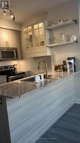 2308 - 4099 Brickstone Mews, Mississauga (City Centre), ON - Indoor Photo Showing Kitchen