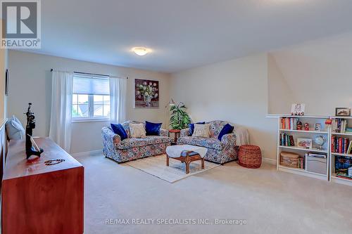 2 Lavender Jewel Street, Brampton (Sandringham-Wellington), ON - Indoor Photo Showing Living Room