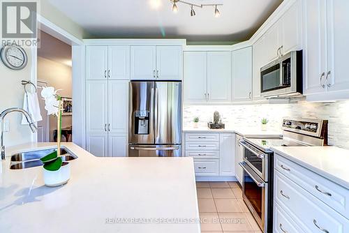 2 Lavender Jewel Street, Brampton (Sandringham-Wellington), ON - Indoor Photo Showing Kitchen With Double Sink With Upgraded Kitchen