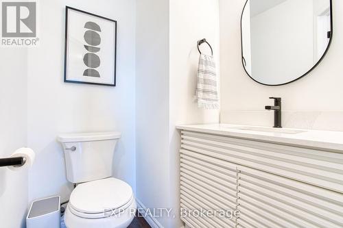 94 Benziger Lane, Hamilton (Winona), ON - Indoor Photo Showing Bathroom