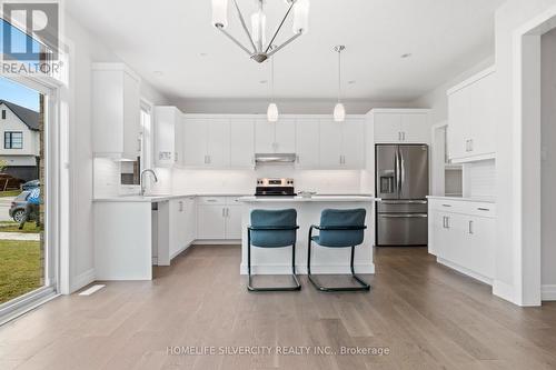 1937 Boardwalk Way, London, ON - Indoor Photo Showing Kitchen With Upgraded Kitchen