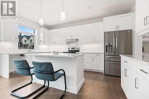 1937 Boardwalk Way, London, ON - Indoor Photo Showing Kitchen With Upgraded Kitchen