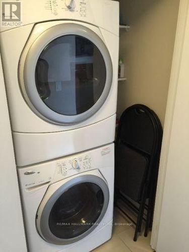 1018 - 135 Village Green Square, Toronto, ON - Indoor Photo Showing Laundry Room