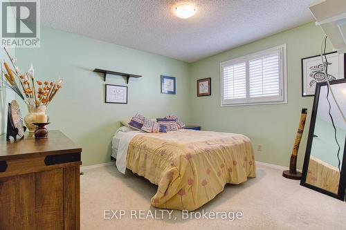 86 Golfview Crescent, Hamilton, ON - Indoor Photo Showing Bedroom