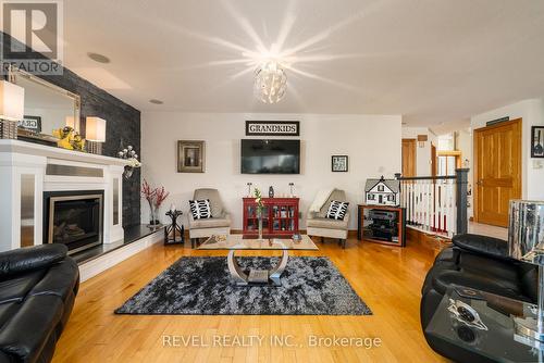 40 Bartok Crescent, Port Colborne, ON - Indoor Photo Showing Living Room With Fireplace