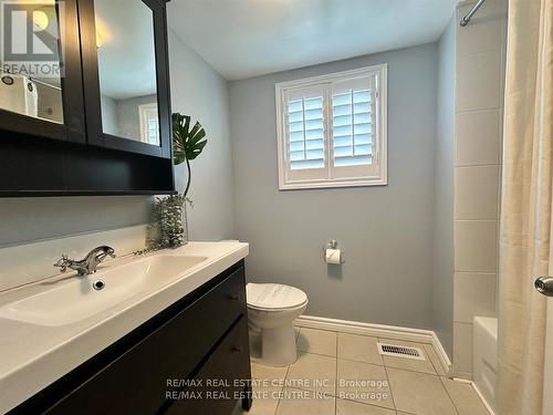 5673 Glenholme Avenue, Niagara Falls, ON - Indoor Photo Showing Bathroom