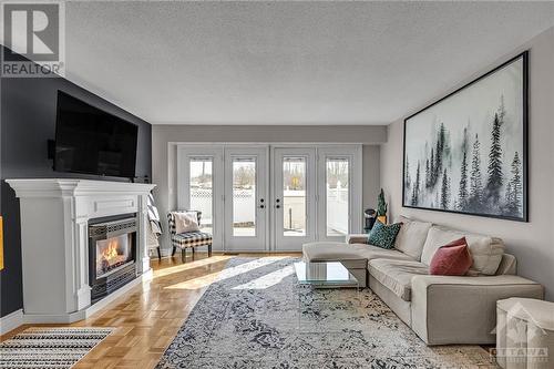 46 Spruce Crescent, Arnprior, ON - Indoor Photo Showing Living Room With Fireplace