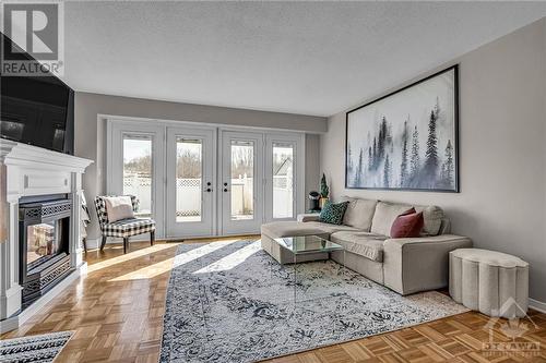 46 Spruce Crescent, Arnprior, ON - Indoor Photo Showing Living Room With Fireplace