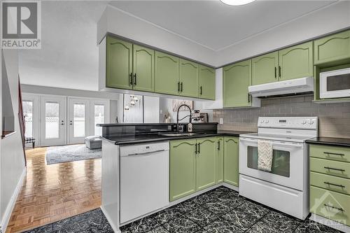 46 Spruce Crescent, Arnprior, ON - Indoor Photo Showing Kitchen