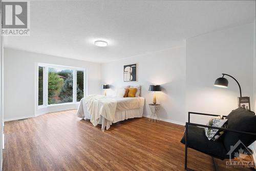 1233 Dussere Street, Ottawa, ON - Indoor Photo Showing Bedroom