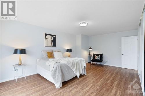 1233 Dussere Street, Ottawa, ON - Indoor Photo Showing Bedroom