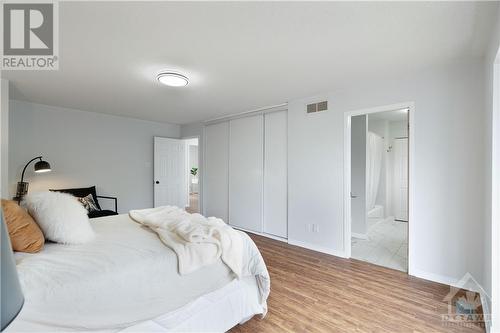 1233 Dussere Street, Ottawa, ON - Indoor Photo Showing Bedroom