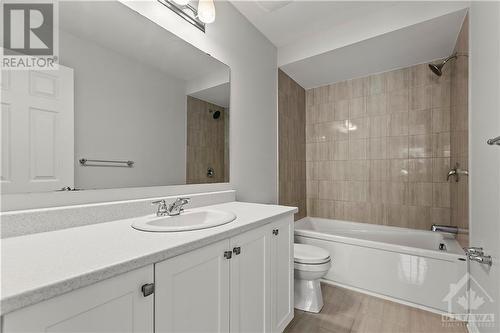 43 Caspian Row, Ottawa, ON - Indoor Photo Showing Bathroom